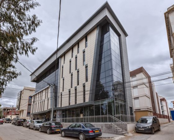 Agence bancaire et résidence de 43 lgts Chéraga Alger